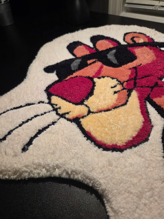Pink Panter – håndtuftet statement-teppe 🕶️