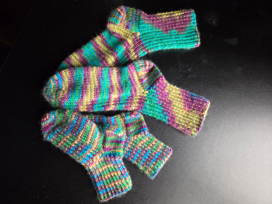 🧦 Mor & Mini – samme garn, ulik sjarm!