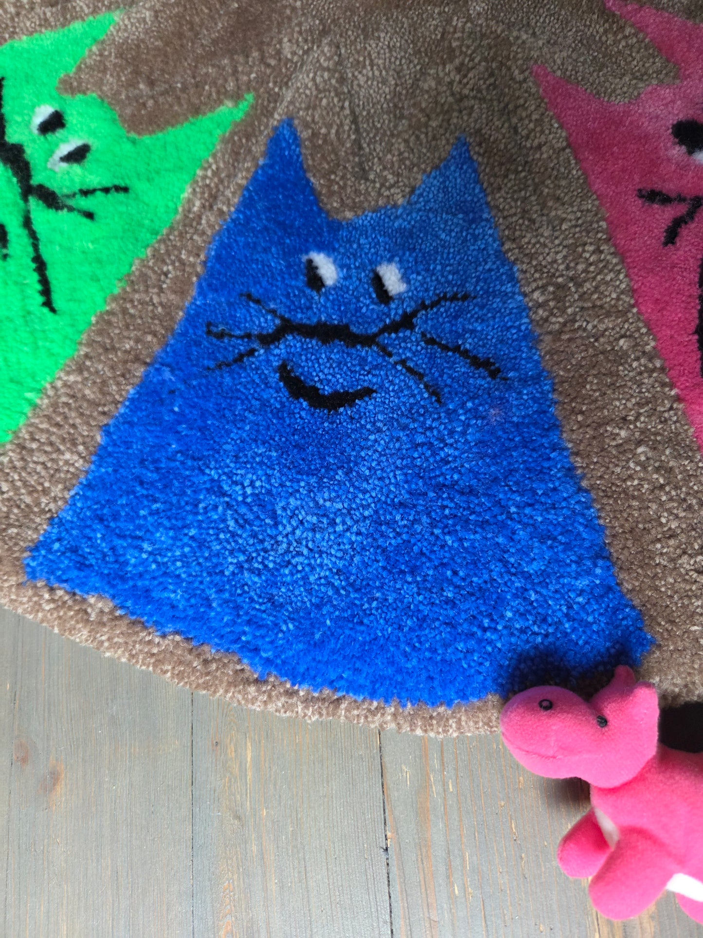 Kattelykke i alle regnbuens farger